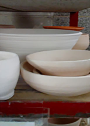 Oaktons Empty Bowls event helps the hungry by selling pottery